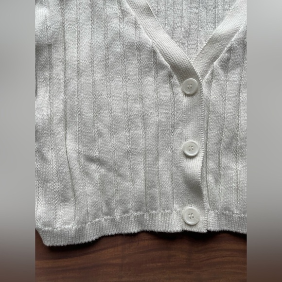 Abound Long Sleeve Ribbed V-Neck Cropped Knit Top Size XL - Picture 4 of 7